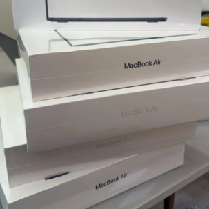 club-mix-store-iphone-mac-book-air-m4